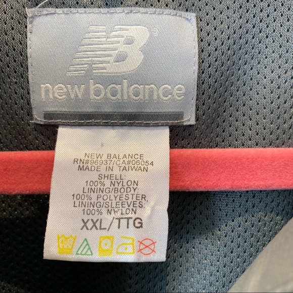 New Balance Running Jacket Gray and Pink - Picture 5 of 15